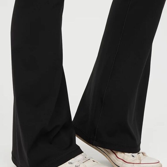 Aerie Offline Real Me HighWaisted Flare Legging Black NWT in packaging - Picture 4 of 8